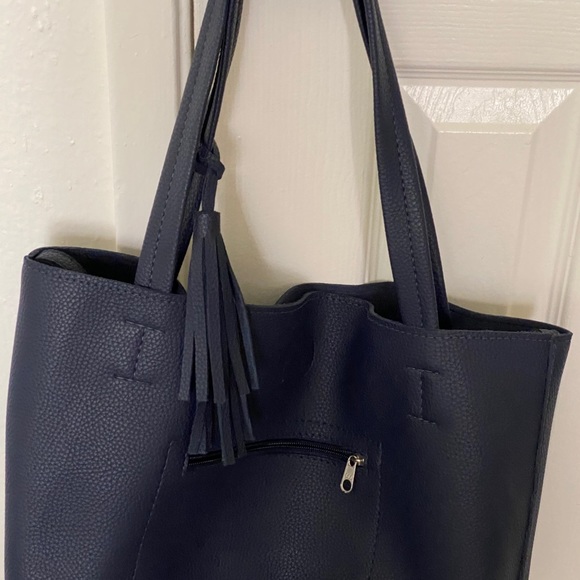 Bag and shoes - Picture 3 of 5